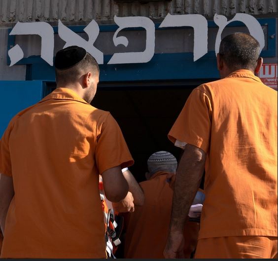 דוח “רופאים לזכויות אדם” קובע: בבתי הכלא בישראל שב”ס מונע טיפול רפואי מקצועי מאסירים