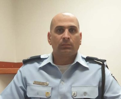 השוטר הירושלמי גיא אברהמי מומחה בתפירת תיקים