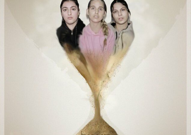 סרטון שלושת החטופות קרינה ארייב, דורון שטיינברכר ודניאלה גלבוע בשבי חמאס מעל 107 ימים מאולצות לדקלם שקרי חמאס